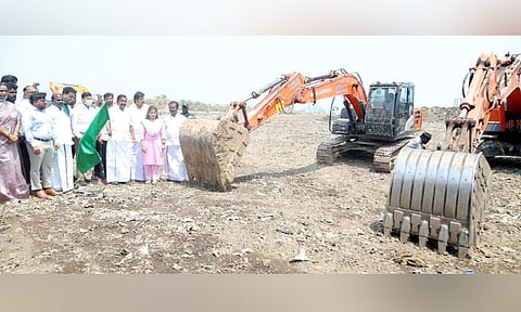 பெருங்குடியில் மரபுக்கழிவுகளை ரூ.53.60 கோடி மதிப்பீட்டில் பயோ மைனிங் முறையில் அகற்றும் பணி: அமைச்சர் கே.என்.நேரு தொடங்கி வைத்தார்
