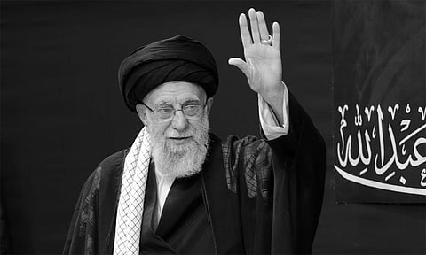 ஈரானின் புனித நகரமான மஷாத்தில் காமேனியின் உடல் நல்லடக்கம்