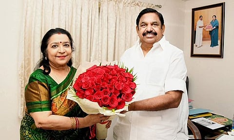 அதிமுகவில் இணைந்தார் நடிகை லதா