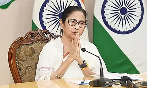 ஆளுநரின் திடீர் ராஜினாமா அதிர்ச்சியையும் கவலையையும் அளிக்கிறது - மம்தா பானர்ஜி