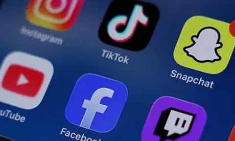 இந்தோனேசியாவில் 16 வயதிற்குட்பட்ட சிறுவர்கள் சமூக ஊடகங்கள் பயன்படுத்த தடை