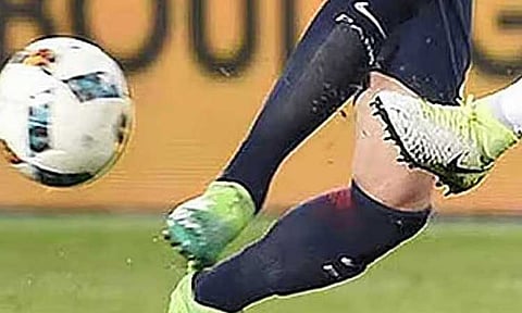 ஐ.எஸ்.எல். கால்பந்து: சென்னை - கேரளா அணிகள் இன்று மோதல் 