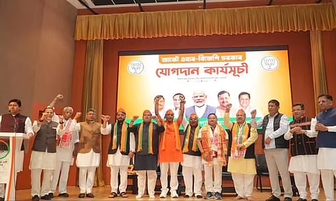 பா.ஜ.கவில் சேர்ந்த 3 காங்கிரஸ் எம்.எல்.ஏ.க்கள் 