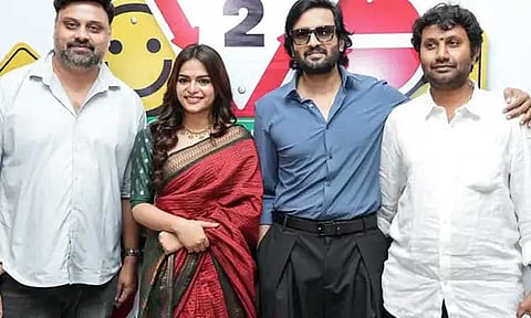 மாறுபட்ட தோற்றத்தில் சந்தானம்