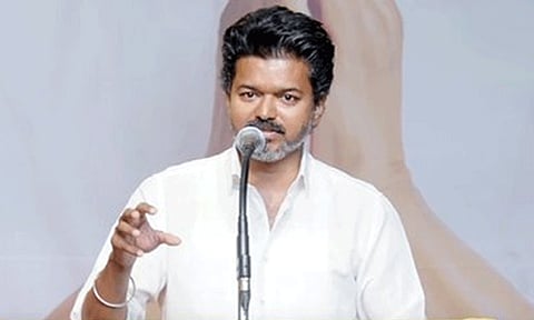 திருமணத்துக்கு 8 கிராம் தங்கம்.. அனைத்து பஸ்களிலும் மகளிருக்கு இலவசம்.. விஜய் அளித்த வாக்குறுதிகள் - முழு விவரம்
