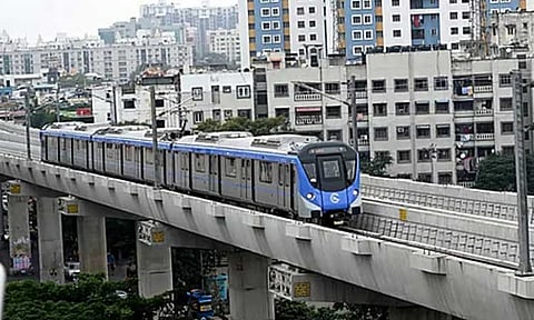 விருகம்பாக்கம் -அரும்பாக்கம் கால்வாயின் குறுக்கே சென்னை மெட்ரோ நிறுவனம் சார்பில் புதிய பாலம்