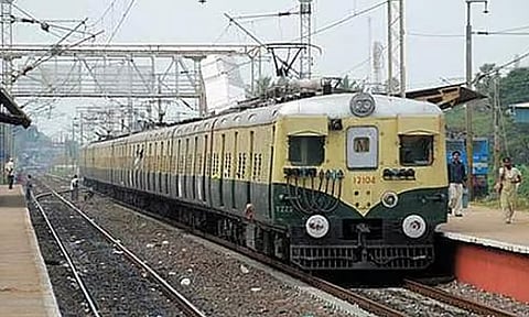 சென்னை சென்டிரல்-கும்மிடிப்பூண்டி மின்சார ரெயில் பகுதி நேர ரத்து 