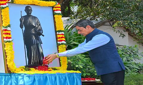 நமது பெண் சக்திக்கு மகளிர் தின வாழ்த்துகள்: கவர்னர் ஆர்.என். ரவி