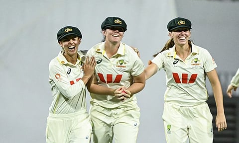 மகளிர் டெஸ்ட் கிரிக்கெட்: ஆஸ்திரேலியாவிடம் படுதோல்வியடைந்த இந்தியா

