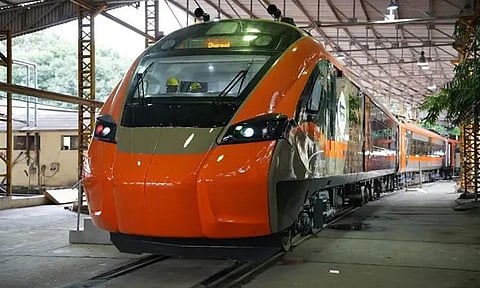 2 வந்தே பாரத் சரக்கு ரெயில்கள் தயாரிக்கும் பணி 90 சதவீதம் நிறைவு: இந்த மாதம் ரெயில்வே வாரியத்திடம் ஒப்படைப்பு