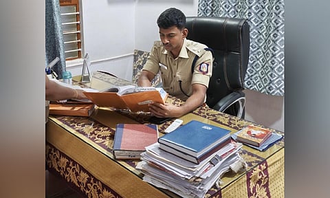 புதுக்கோட்டை காவல் நிலையத்தில் எஸ்.பி. மதன் திடீர் ஆய்வு