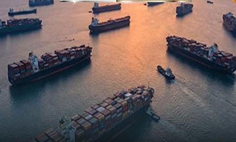 போர் சூழலால் நடுக்கடலில் சிக்கித் தவிக்கும் இந்திய கன்டெய்னர்கள்