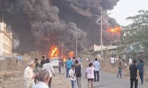 மராட்டியம்: ரசாயன தொழிற்சாலையில் பயங்கர தீ விபத்து

