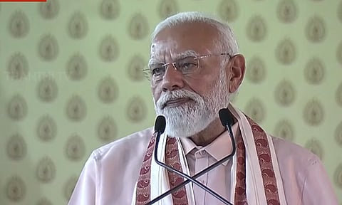 குழாய் மூலம் வீடுகளுக்கு நேரடியாக சமையல் எரிவாயு:  பிரதமர் மோடி பேச்சு