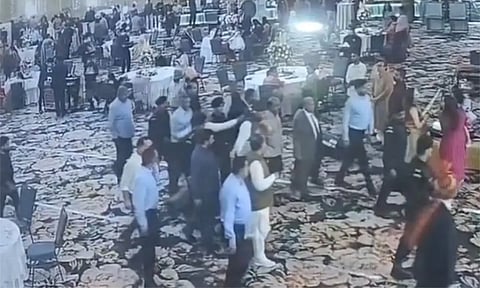 ஜம்மு காஷ்மீரில் பரூக் அப்துல்லா பங்கேற்ற நிகழ்ச்சியில் துப்பாக்கி சூடு