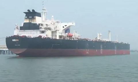 ஹார்மூஸ் ஜலசந்தியை கடந்து கச்சா எண்ணெயுடன் மும்பை வந்தடைந்த கப்பல்