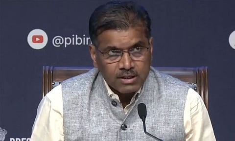 மேற்காசிய போர்:  வெளிநாட்டு கப்பல்களில் பணிபுரிந்த 3 இந்தியர்கள் இதுவரை பலி; ஒருவர் மாயம்
