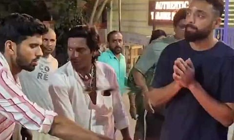 திருவண்ணாமலை கோவிலில் வருண் சக்கரவர்த்தி , வாஷிங்டன் சுந்தர் சாமி தரிசனம்