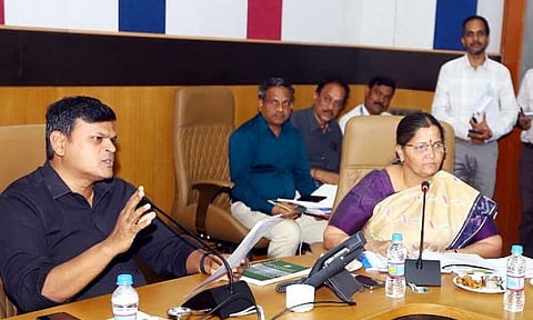 

தேர்தல் முன்னேற்பாடு: சென்னை மாநகராட்சி ஆணையர் ஆலோசனை 

