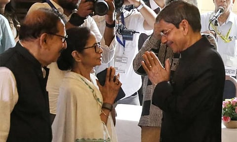 மேற்கு வங்க கலாசாரம் வித்தியாசமானது: கவர்னர் ஆர்.என்.ரவியிடம் சொன்ன மம்தா பானர்ஜி