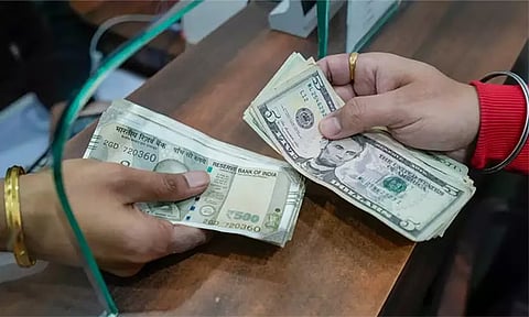 இந்திய ரூபாயின் மதிப்பு கடும் வீழ்ச்சி