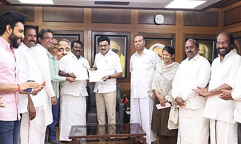 17-ல் 10 உங்களுக்கு.. 7 எங்களுக்கு..: காங்கிரஸ் கட்சிக்கு தி.மு.க. வைத்த புதிய 'செக்'!