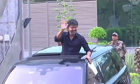 சி.பி.ஐ. விசாரணை முடிந்து சென்னை வந்தடைந்தார் த.வெ.க. தலைவர் விஜய் 