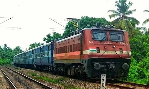 திருச்சி - வேளாங்கண்ணி ரெயில் காரைக்காலுடன் நிறுத்தம்