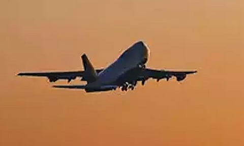 துபாய் ஏர்போர்ட் அருகே தாக்குதல்: மீண்டும் சென்னைக்கே திரும்பிய எமிரேட்ஸ் விமானம்