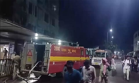 
ஒடிசா மருத்துவமனையில் பயங்கர தீ விபத்து - 10 பேர் உயிரிழப்பு