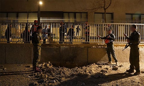 இஸ்ரேல் மீது ஈரான் ஏவுகணை தாக்குதல் - 2 பேர் உயிரிழப்பு