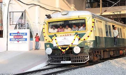 பரங்கிமலை-வேளச்சேரி இடையிலான பறக்கும் ரெயில் சேவையில் பயணிகளின் எண்ணிக்கை அதிகரிப்பு