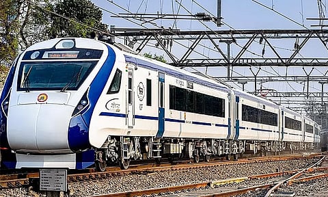 வந்தே பாரத் ரெயில் மீது கல்வீச்சு -வாலிபர் கைது