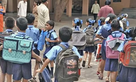 அரசு பள்ளிகளில் 44 ஆயிரம் மாணவர்கள் முதல் வகுப்பில் சேர்க்கை 
