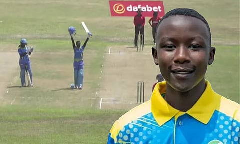 அறிமுக போட்டியிலேயே சதம்... 15 வயதில் உலக சாதனை படைத்த வீராங்கனை