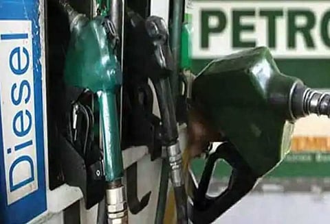 மேற்காசியாவில் பதற்ற நிலை; இலங்கையில் எரிபொருள் விலை 25 சதவீதம் உயர்வு - மக்கள் அதிர்ச்சி
