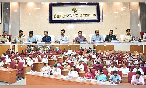 அனுமதி பெறாத வாகனங்களை பிரசாரத்திற்கு பயன்படுத்த கூடாது: திருநெல்வேலி கலெக்டர் அறிவுறுத்தல்