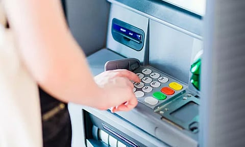 வங்கி வாடிக்கையாளர்கள் கவனத்திற்கு.. ஏப்.1 முதல் ஏடிஎம் விதிகளில் வரும் முக்கிய மாற்றங்கள்