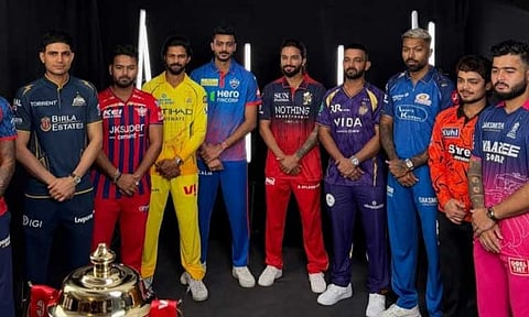 ஐபிஎல் கோப்பையுடன் அணிகளின் கேப்டன்கள்