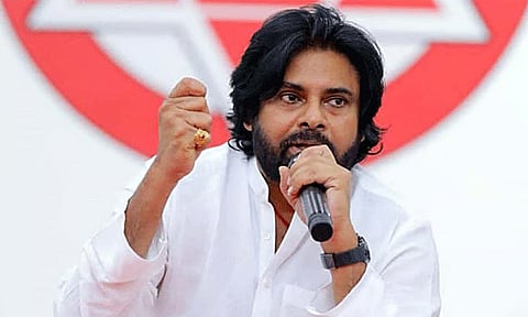 துணை முதல்வர் படங்களில் நடிக்க தடை கோரிய மனுவை தள்ளுபடி செய்த ஐகோர்ட்