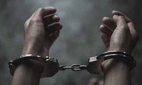 சென்னை: பெண்களிடம் சங்கிலி பறிப்பில் ஈடுபட்ட வாலிபர் கைது
