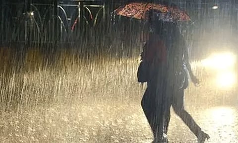 நள்ளிரவு 1 மணி வரை மழைக்கு வாய்ப்புள்ள மாவட்டங்கள்
