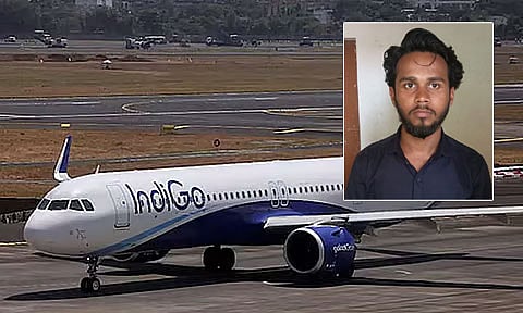 நடுவானில் விமானத்தின் ‘எமர்ஜென்சி’ கதவை திறக்க முயன்ற பயணி... தனக்கு பேய் பிடித்துவிட்டது என்று கூறியதால் பரபரப்பு 