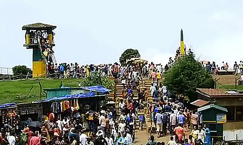  கொடைக்கானலில் குவிந்த சுற்றுலா பயணிகள்
