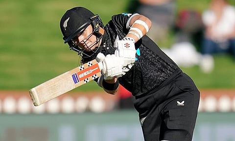 மகளிர் கிரிக்கெட்:   தென் ஆப்பிரிக்காவை வீழ்த்தி நியூசிலாந்து அபார வெற்றி

