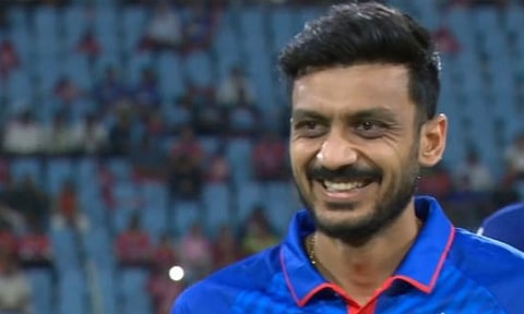 லக்னோ அணிக்கு எதிராக டெல்லி பந்துவீச்சு தேர்வு 
