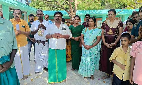 மாணவர்கள் சிறப்பாக தேர்வு எழுத தோரணமலையில் கூட்டுப் பிரார்த்தனை