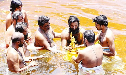 பம்பை ஆற்றில் ஆராட்டு