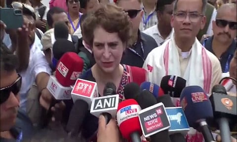 ‘பிரதமர் மோடி ஒரு கோழை’ - பிரியங்கா காந்தி கடும் விமர்சனம்