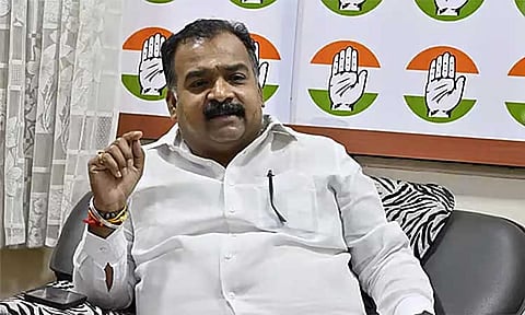 
மத்த பிரச்சினைகளை அடுத்த மாதம் வரை தள்ளி வைப்போம் -  மாணிக்கம் தாகூர் பதிவு 